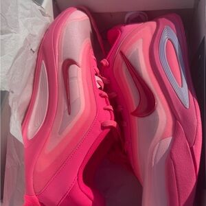Nike Pink Gradient Sneakers with Air Max Cushioning
